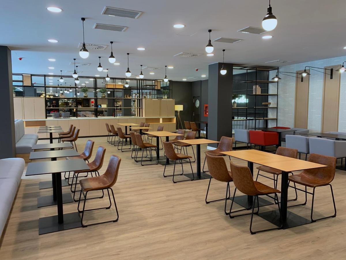 Ramada By Wyndham Valencia Almussafes Hotel Luaran gambar