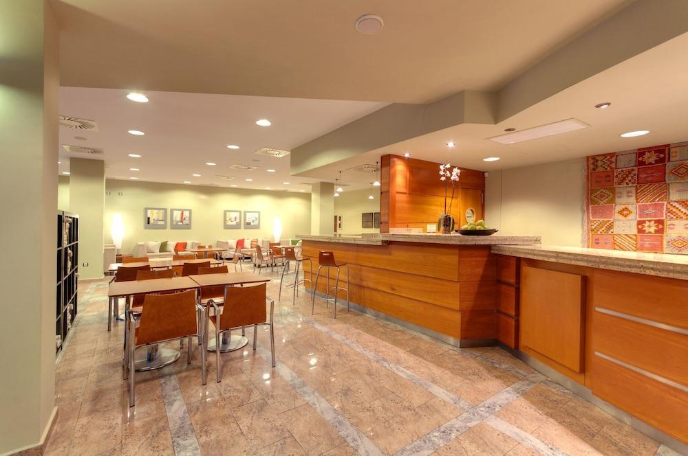 Ramada By Wyndham Valencia Almussafes Hotel Luaran gambar