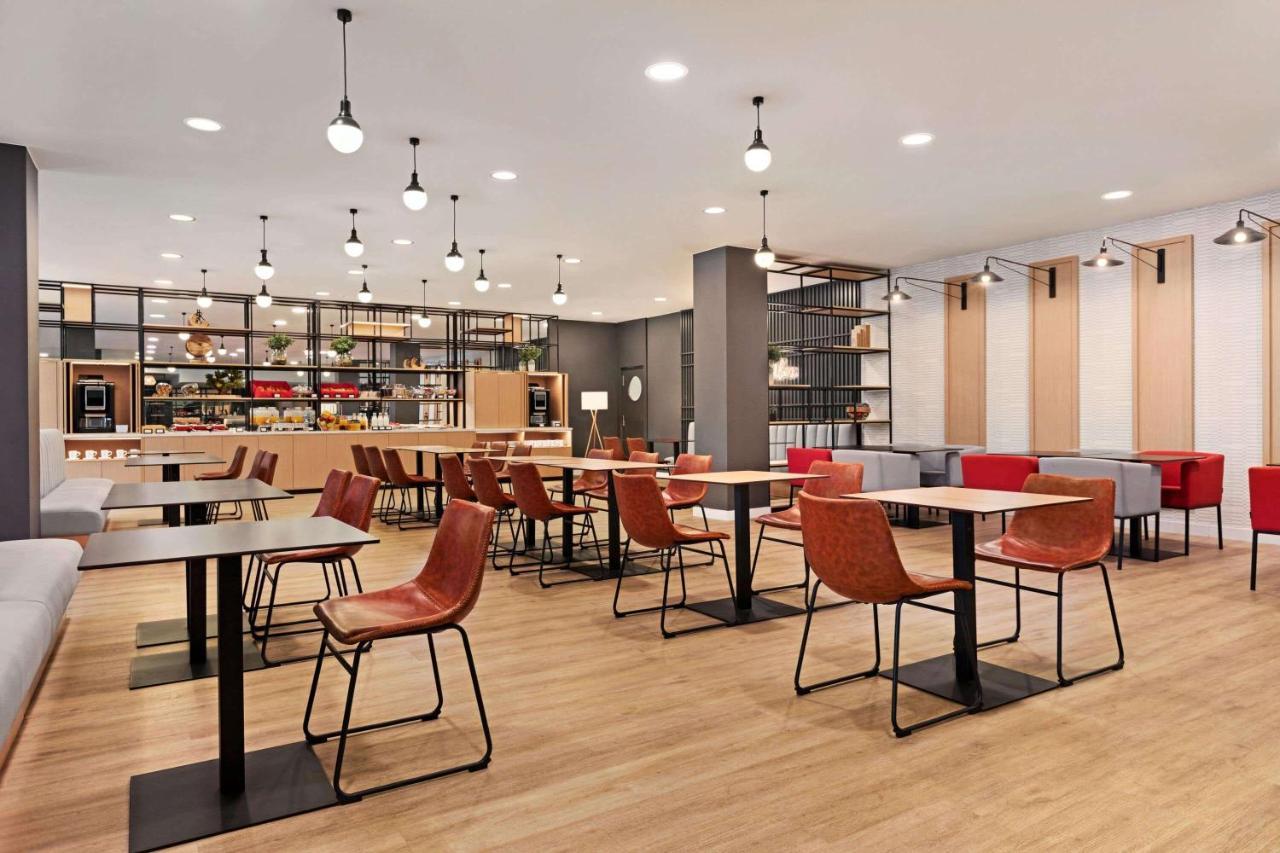 Ramada By Wyndham Valencia Almussafes Hotel Luaran gambar