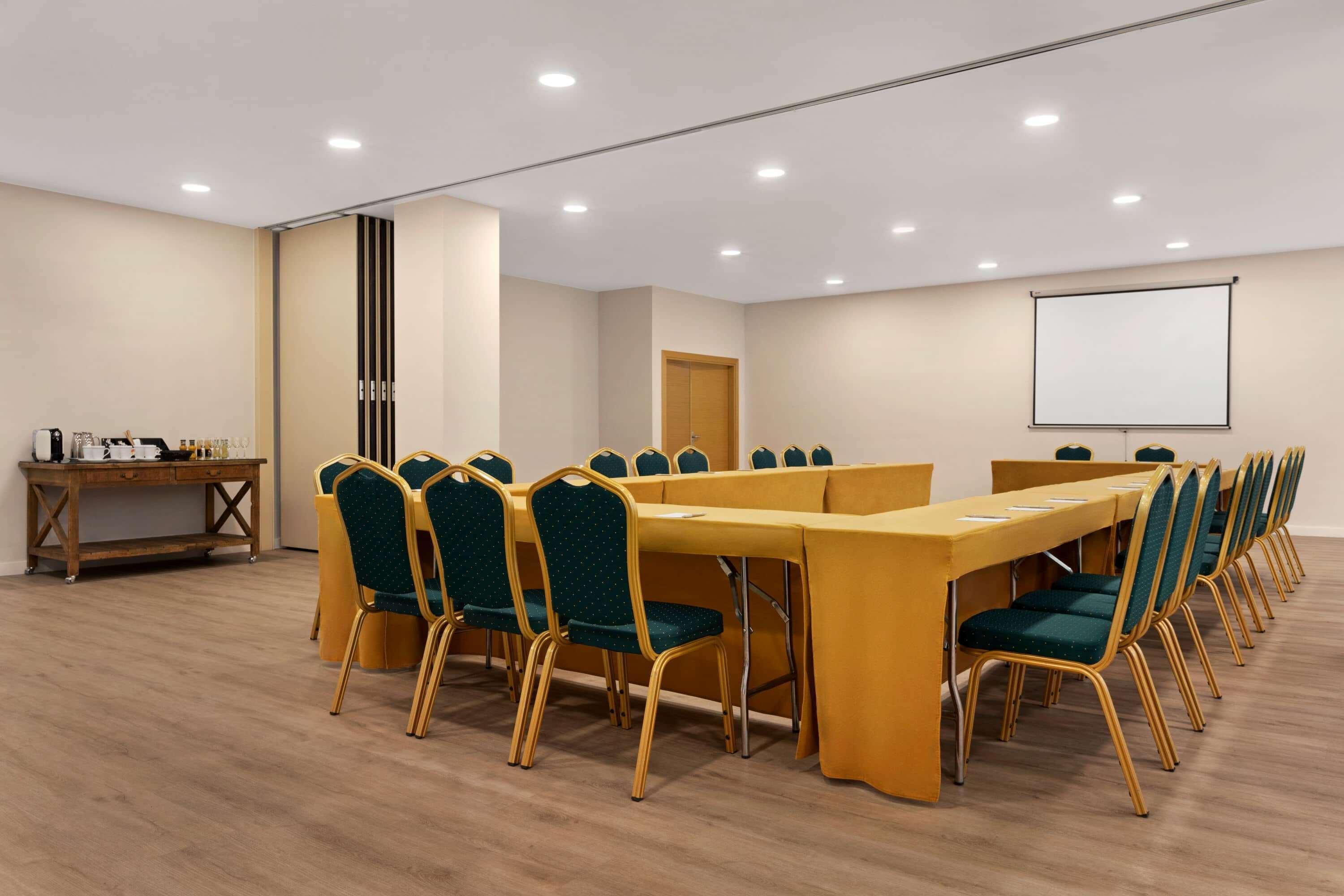 Ramada By Wyndham Valencia Almussafes Hotel Luaran gambar