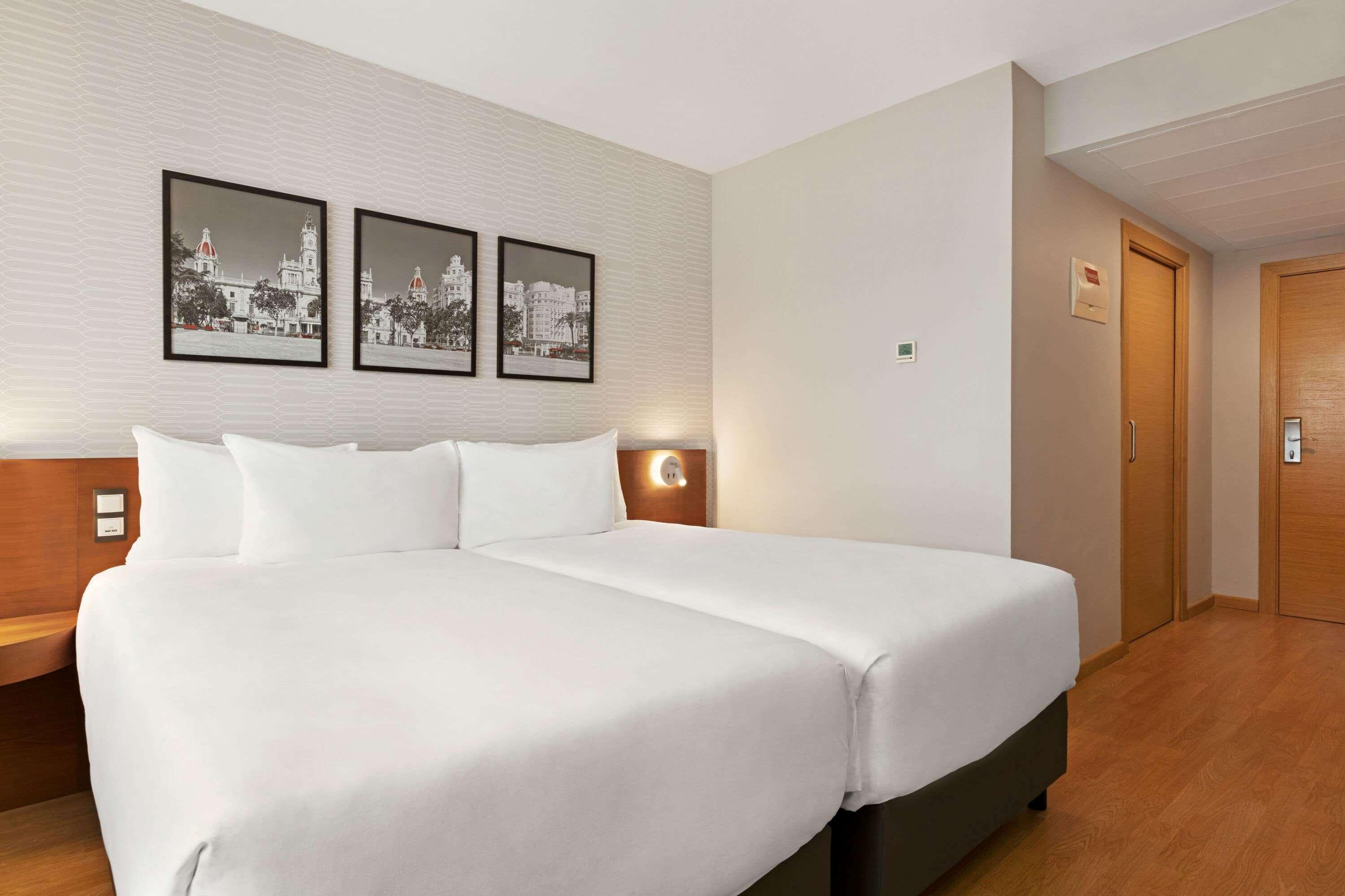 Ramada By Wyndham Valencia Almussafes Hotel Luaran gambar