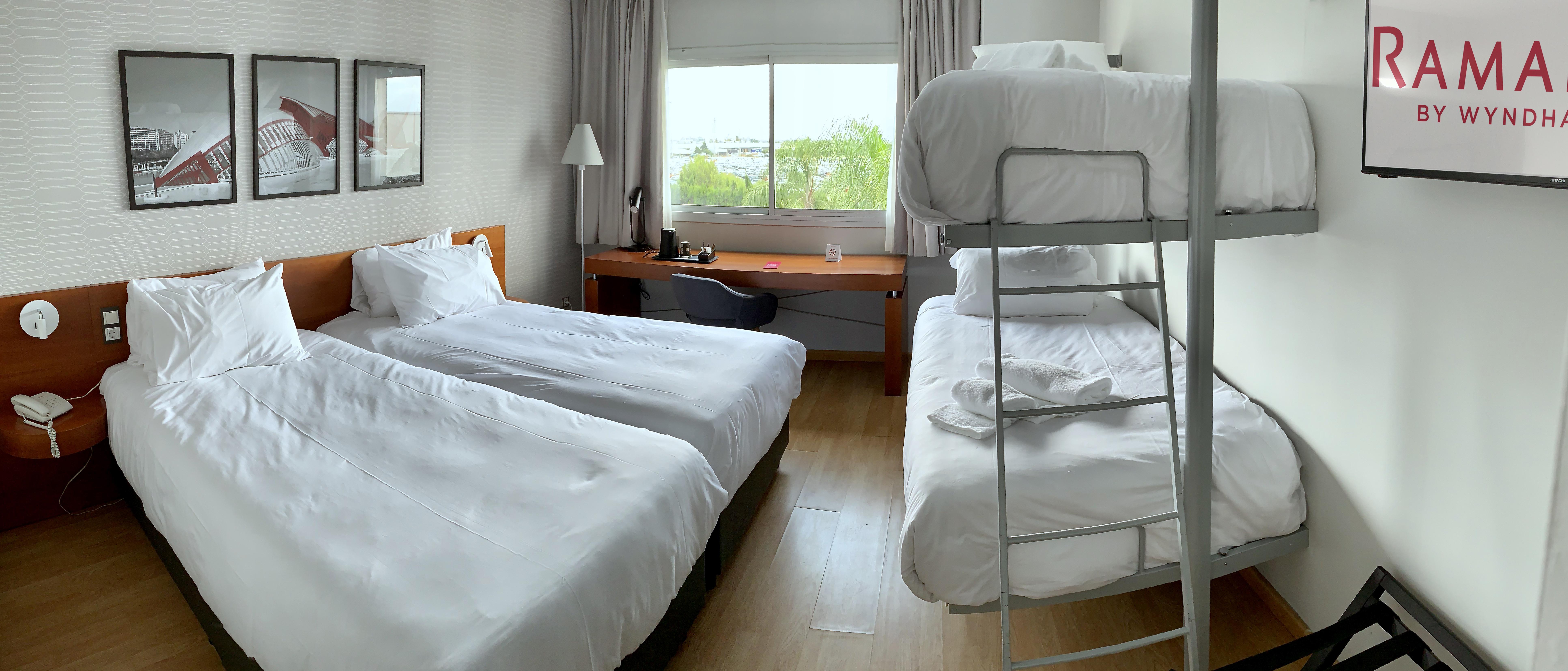 Ramada By Wyndham Valencia Almussafes Hotel Luaran gambar