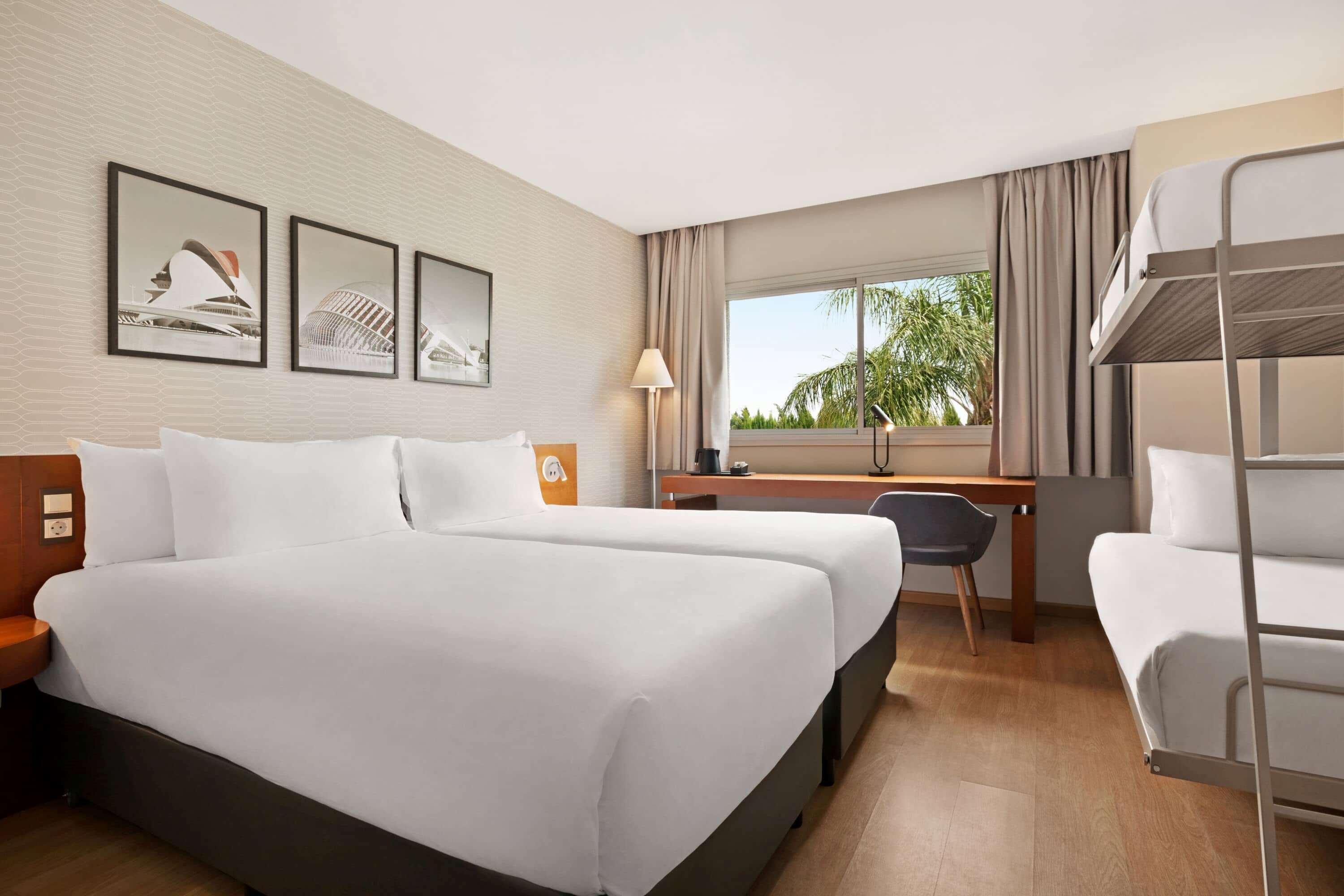Ramada By Wyndham Valencia Almussafes Hotel Luaran gambar