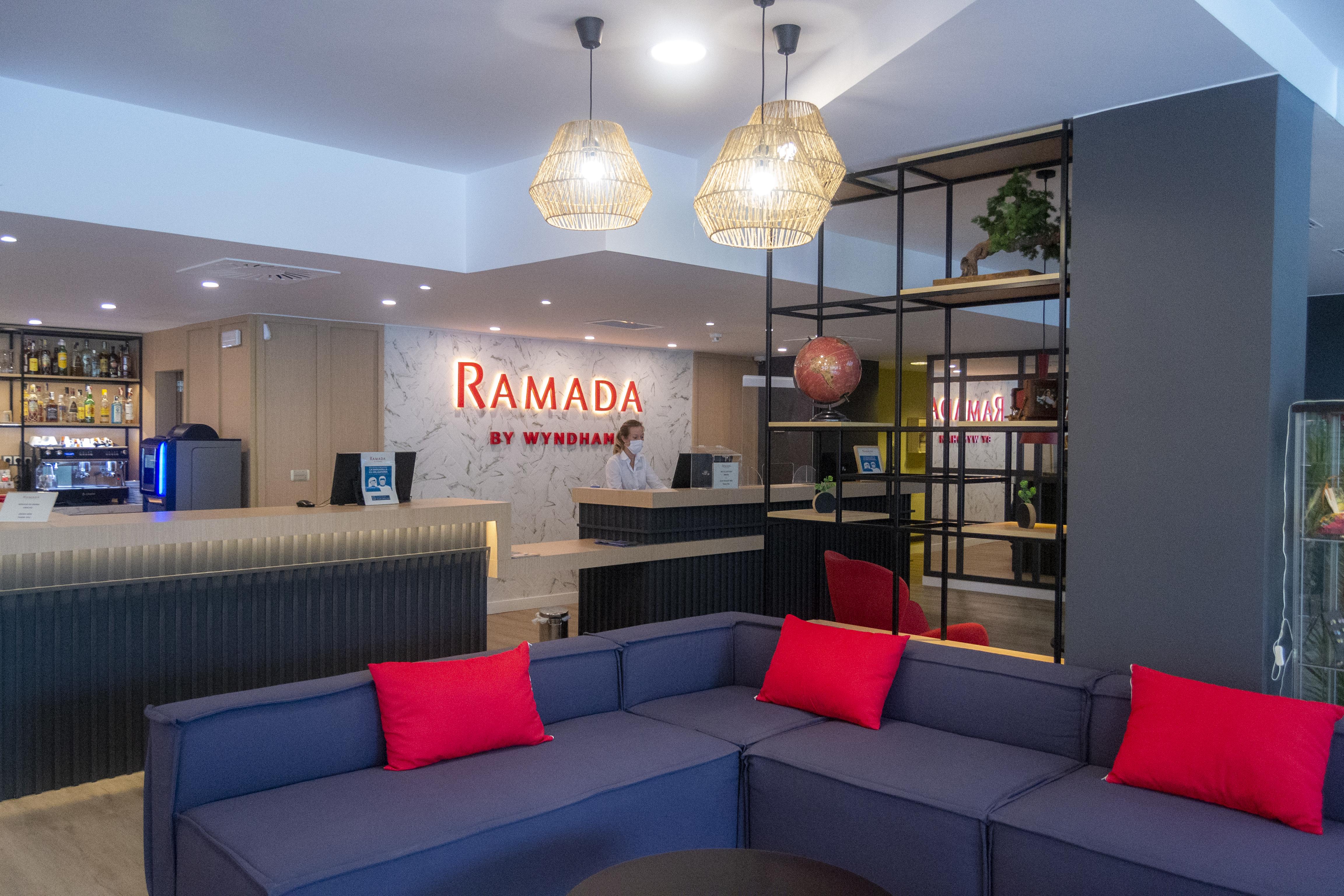 Ramada By Wyndham Valencia Almussafes Hotel Luaran gambar
