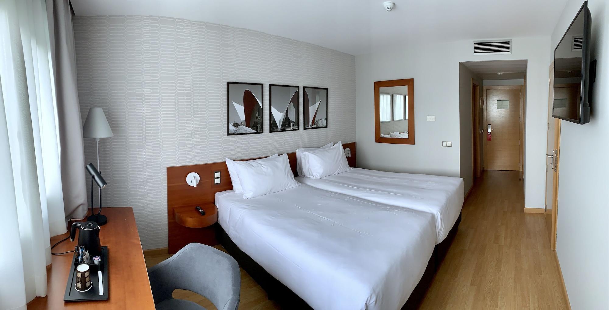 Ramada By Wyndham Valencia Almussafes Hotel Luaran gambar