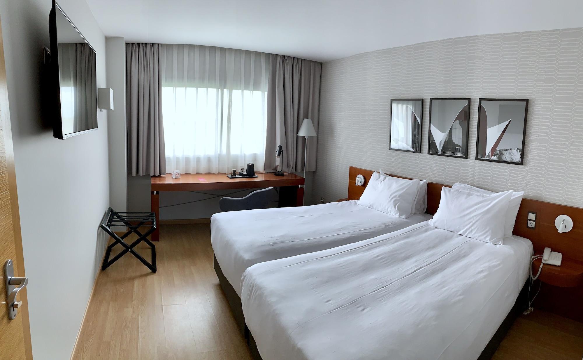 Ramada By Wyndham Valencia Almussafes Hotel Luaran gambar