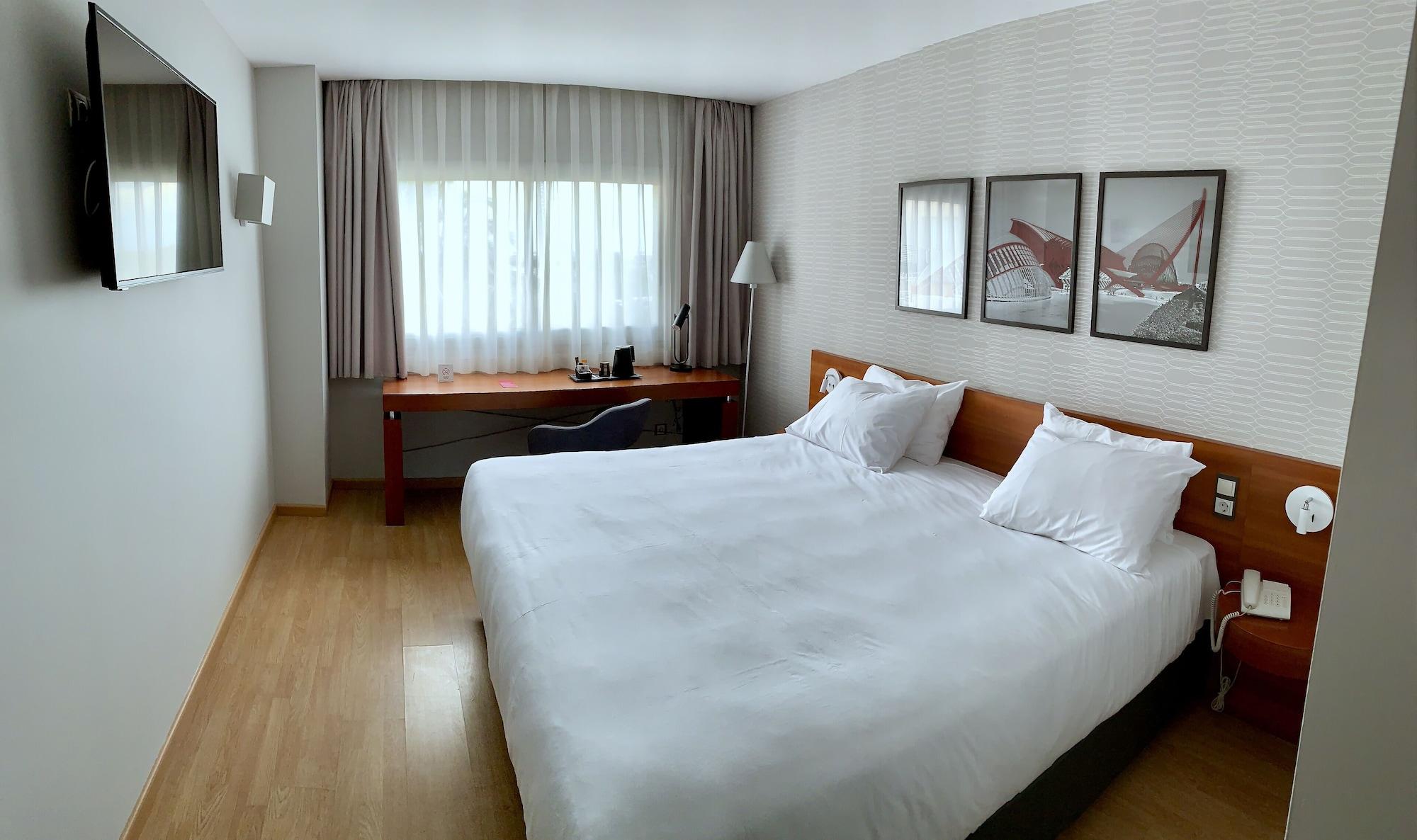Ramada By Wyndham Valencia Almussafes Hotel Luaran gambar