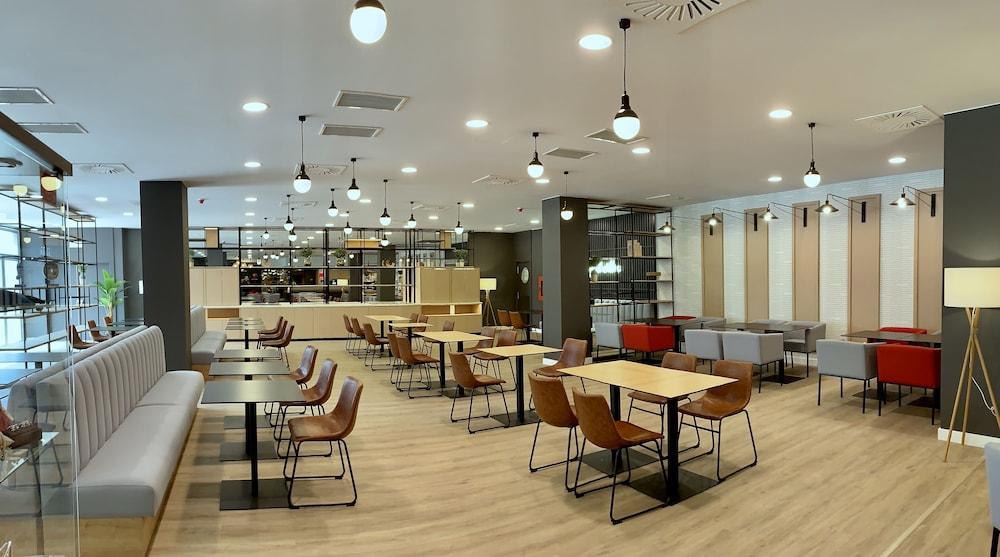 Ramada By Wyndham Valencia Almussafes Hotel Luaran gambar